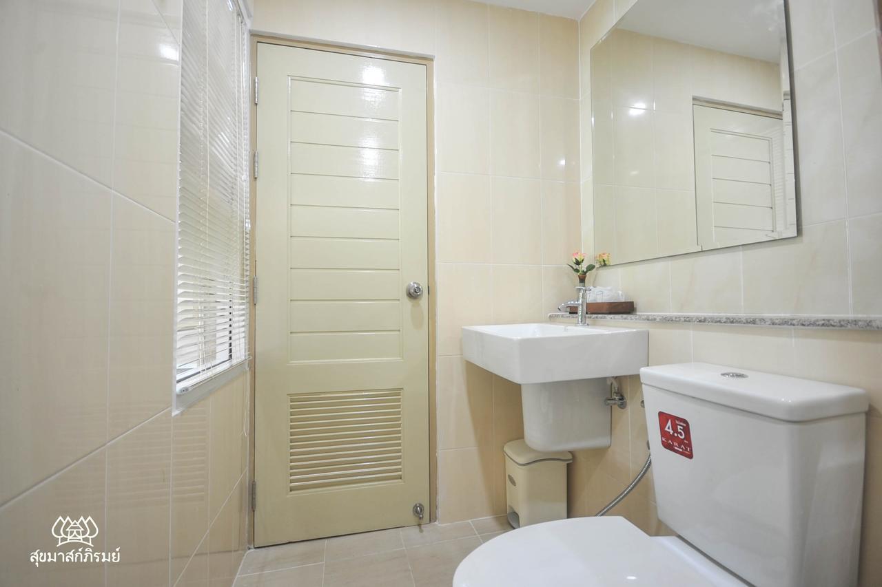 Sukkhamas Pirom Hotel Nakhonratcsaszima Kültér fotó