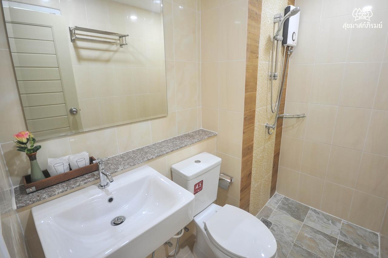 Sukkhamas Pirom Hotel Nakhonratcsaszima Kültér fotó